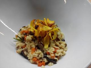 ARROZ MELOSO CON HONGOS Y CRUJIENTE DE CALABAZA