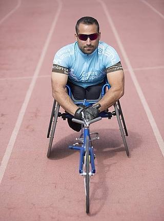 «La gente flipa cuando me ve entrenando». Joaquín Álvarez, campeón de España de los 100 y 200 metros de velocidad en silla de ruedas