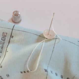 Cose conmigo día 4: Colocamos y cosemos las cremalleras y botones Cose conmigo día 4: Colocamos y cosemos las cremalleras y botones