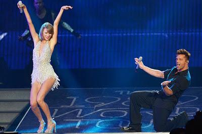 Taylor Swift y 'la vida loca' con Ricky Martin
