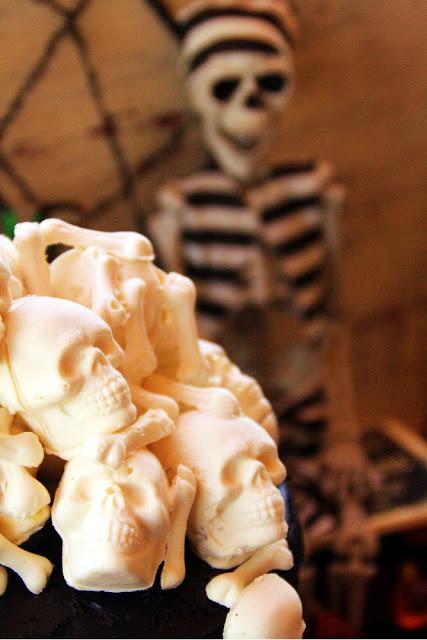 Skeleton Cake Skeleton Cake