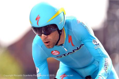 Equipación equipo ciclista Astana 11667503_10152856030252163_1854102085833575865_n
