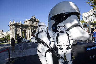 STAR WARS: LA FUERZA DESPIERTA EN MADRID CON UNA EXPOSICIÓN ÚNICA DE LOS CASCOS DE STAR WARS