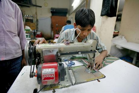 A pesar de las leyes, el trabajo infantil perdura en India. A pesar de las leyes, el trabajo infantil perdura en India.