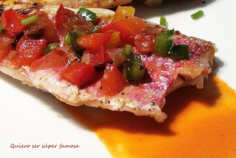 Salmonetes Gaudí con salsa de pimiento rojo Salmonetes Gaudí con salsa de pimiento rojo