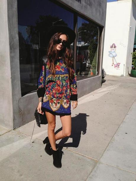 STREET STYLE INSPIRATION; BOHO DRESS IN FALL.-