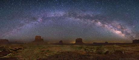 La Vía Láctea sobre Monument Valley