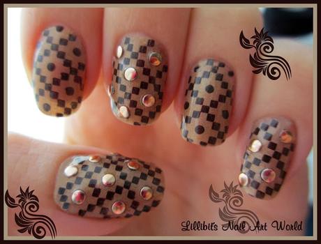 RETO COLORES 3 (Marrón): Zebra Stamping Plate de Yours Cosmetics RETO COLORES 3 (Marrón): Zebra Stamping Plate de Yours Cosmetics