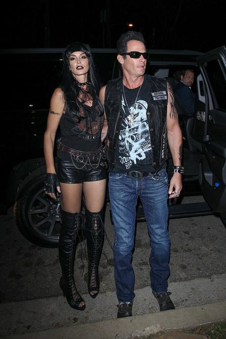 LOS FAMOSOS Y SUS DISFRACES DE HALLOWEEN Cindy Crawford y Randy Gerber