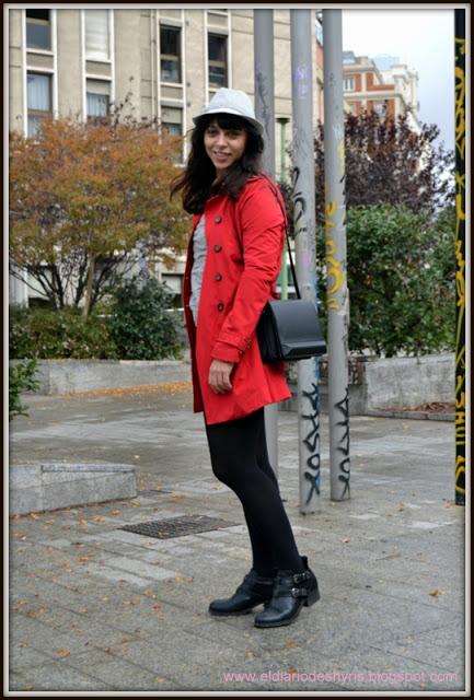 Engañar a la lluvia usando sombreros.... Engañar a la lluvia usando sombreros....