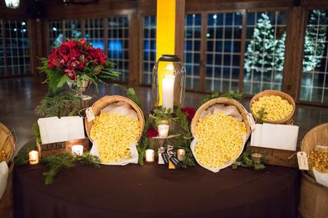 Decoración Navideña para el Salón de la Celebración de Boda. Decoración Navideña para el Salón de la Celebración de Boda.