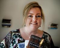 ~♥ Top Ten Tuesday #37: Autores de los que he leído un libro y quiero más http://1.bp.blogspot.com/-FqkceiC_keY/VV18C9qcpqI/AAAAAAAAJ94/Vldz5v7avl0/s1600/colleen-hoover-414490.jpg