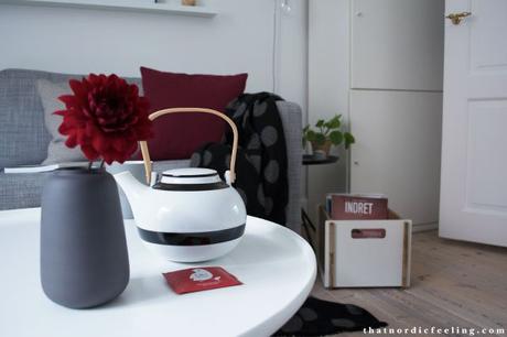 1 SALÓN, 1 COLOR EL GRANATE Y 2 OPCIONES PARA DECORARLO 1 SALÓN, 1 COLOR EL GRANATE Y 2 OPCIONES PARA DECORARLO