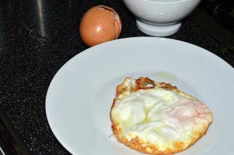 Vídeo receta: Consejos y como hacer un huevo frito con puntilla en BÁSICOS DE COCINA Vídeo receta: Consejos y como hacer un huevo frito con puntilla en BÁSICOS DE COCINA