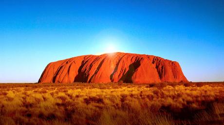LOS WANDJINAS ayers-rock-la-roca-sagrada-de-australia-salida-del-sol