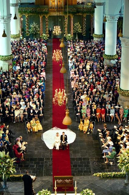 UN TEMPLO PARA CELEBRAR EVENTOS UN TEMPLO PARA CELEBRAR EVENTOS