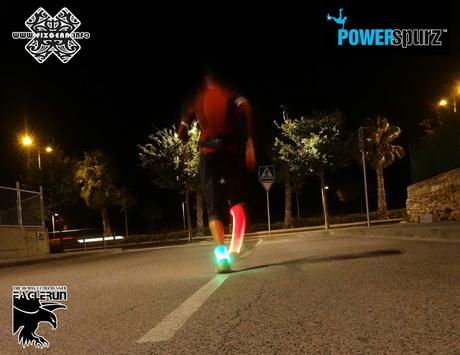 Correr en horas nocturnas ya no es un problema  de seguridad. Mantente visible con la garantía de Power Spurz y Power Armz de FIXGEAR EU