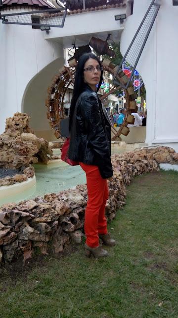 ESTILO ROMANTÍCO O ROCKERO? ESTILO ROMANTÍCO O ROCKERO?