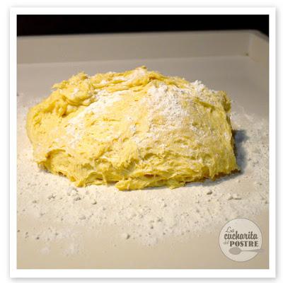 BRIOCHE DE CHOCOLATE Y AVELLANAS / HAZELNUT AND CHOCOLATE BRIOCHE BRIOCHE DE CHOCOLATE Y AVELLANAS / HAZELNUT AND CHOCOLATE BRIOCHE