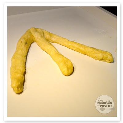 BRIOCHE DE CHOCOLATE Y AVELLANAS / HAZELNUT AND CHOCOLATE BRIOCHE BRIOCHE DE CHOCOLATE Y AVELLANAS / HAZELNUT AND CHOCOLATE BRIOCHE