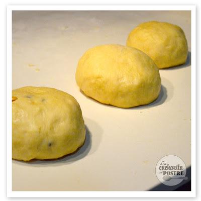 BRIOCHE DE CHOCOLATE Y AVELLANAS / HAZELNUT AND CHOCOLATE BRIOCHE BRIOCHE DE CHOCOLATE Y AVELLANAS / HAZELNUT AND CHOCOLATE BRIOCHE