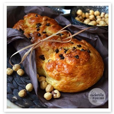 BRIOCHE DE CHOCOLATE Y AVELLANAS / HAZELNUT AND CHOCOLATE BRIOCHE BRIOCHE DE CHOCOLATE Y AVELLANAS / HAZELNUT AND CHOCOLATE BRIOCHE