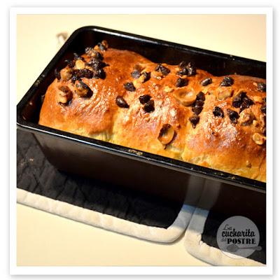 BRIOCHE DE CHOCOLATE Y AVELLANAS / HAZELNUT AND CHOCOLATE BRIOCHE BRIOCHE DE CHOCOLATE Y AVELLANAS / HAZELNUT AND CHOCOLATE BRIOCHE