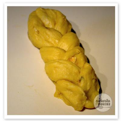 BRIOCHE DE CHOCOLATE Y AVELLANAS / HAZELNUT AND CHOCOLATE BRIOCHE BRIOCHE DE CHOCOLATE Y AVELLANAS / HAZELNUT AND CHOCOLATE BRIOCHE