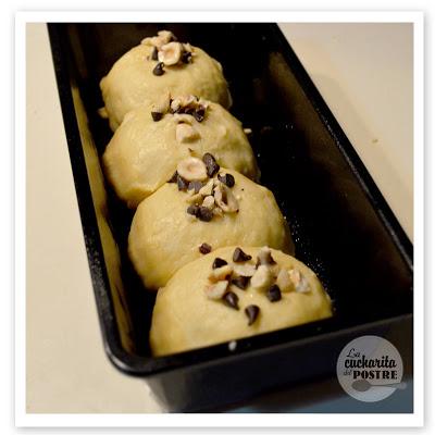 BRIOCHE DE CHOCOLATE Y AVELLANAS / HAZELNUT AND CHOCOLATE BRIOCHE BRIOCHE DE CHOCOLATE Y AVELLANAS / HAZELNUT AND CHOCOLATE BRIOCHE