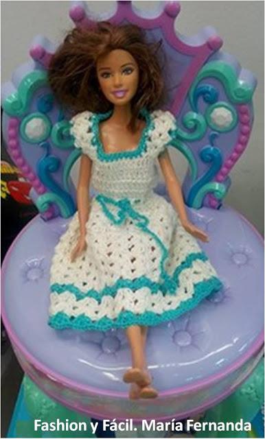 ¿Cómo luce Barbie con una prenda tejida a crochet? (How looks Barbie with a crocheted outfit?)