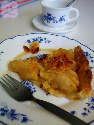 Tarta de manzana con miel y almendras