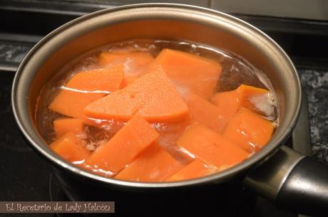 Cupcakes rústicos de calabaza con frosting de queso y canela Cupcakes rústicos de calabaza con frosting de queso y canela