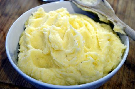 Vídeo receta: Como hacer un buen puré de patatas en BASICOS DE COCINA Vídeo receta: Como hacer un buen puré de patatas en BASICOS DE COCINA