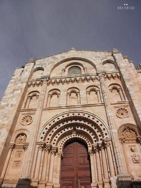 LUGARES ESPECIALES - LA CATEDRAL DE ZAMORA 2 zamora, catedral, tapices flamencos, peñas de santa marta, cruz de carne, casco antiguo, romanico, cimborrio, bizantino, puerta del obispo.