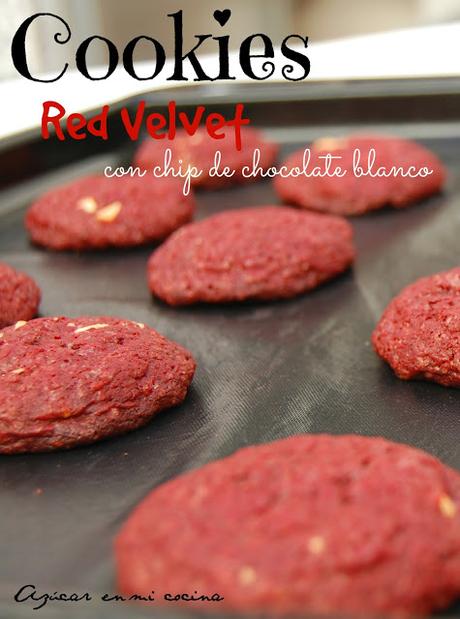 Cookies red velvet con chip de chocolate blanco Cookies red velvet con chip de chocolate blanco