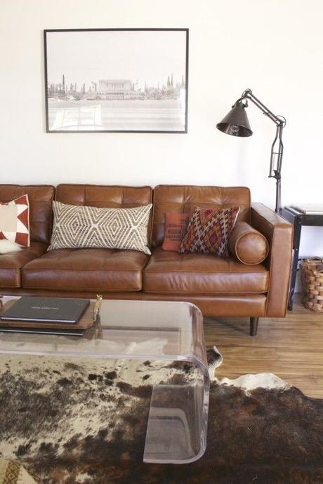 Con un sofá en tonos marrones siempre aciertas