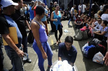 Última hora: cubanos bloquean carretera cerca de frontera entre Costa Rica y Panamá 27250813bc8553ea473b8c002e8db878