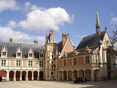 El Castillo de blois, reyes, reinas, asesinatos, guerras de religión...