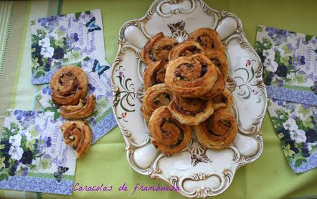 caracolas de frambuesa,snecken, pistachos,gotas de chocolate