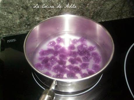 Tarta  mousse de caramelos violetas