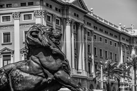 BARCELONA: PUERTO y MONUMENTO A COLÓN