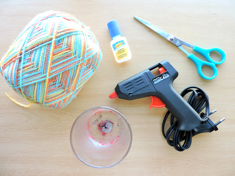 DIY: Reciclando velas y botes, ¡súper fácil y rápido! diy, fácil, bonito, vasos de cristal, sencillo, rápido, barato, económico, velas, portavelas, vasos de velas, botes, decoración, otoño, lana, cuerda, manualidad