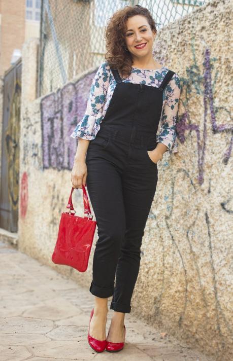 Combina Peto Vaquero con Flores-Combine Denim Overalls with Flowers