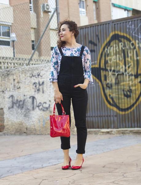 Combina Peto Vaquero con Flores-Combine Denim Overalls with Flowers