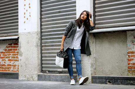 STREET STYLE INSPIRATION; WHITE SNEAKERS.-