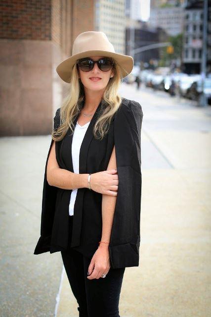 Arrasan las chaquetas capas. Dña. Letizia ya tiene la suya y es de Zara cape blazer street style 5