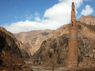 48 LUGARES PATRIMONIO DE LA HUMANIDAD... EN PELIGRO 48 LUGARES PATRIMONIO DE LA HUMANIDAD... EN PELIGRO
