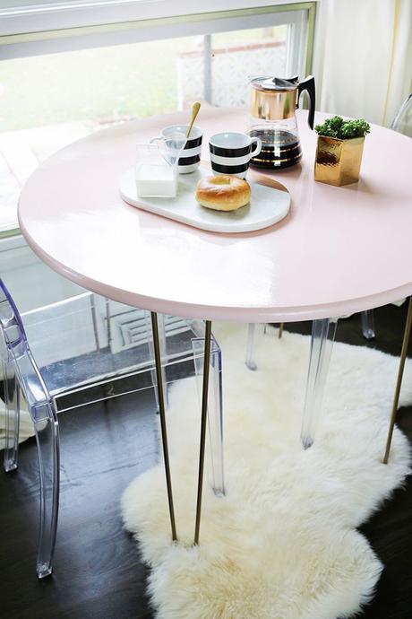 DIY: una idea para hacerte una mesa de desayunos LOW COST en colores pastel!
