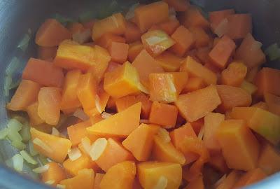 CREMA DE CALABAZA Y NARANJA CREMA DE CALABAZA Y NARANJA