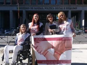 Sanidad acuerda con las afectadas por la vacuna del papiloma investigación y transparencia AAVP Ministerio Sanidad